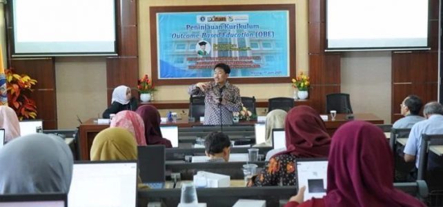 Meninjau Ulang Kurikulum Pendidikan Matematika UNIKAMA: Menyongsong Generasi Emas dengan Outcome-Based Education (OBE) Meninjau Ulang Kurikulum Pendidikan Matematika UNIKAMA: Menyongsong Generasi Emas dengan Outcome-Based Education (OBE)